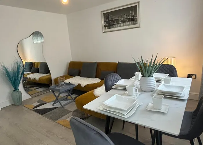 Cosy Modern Flat With Garden
