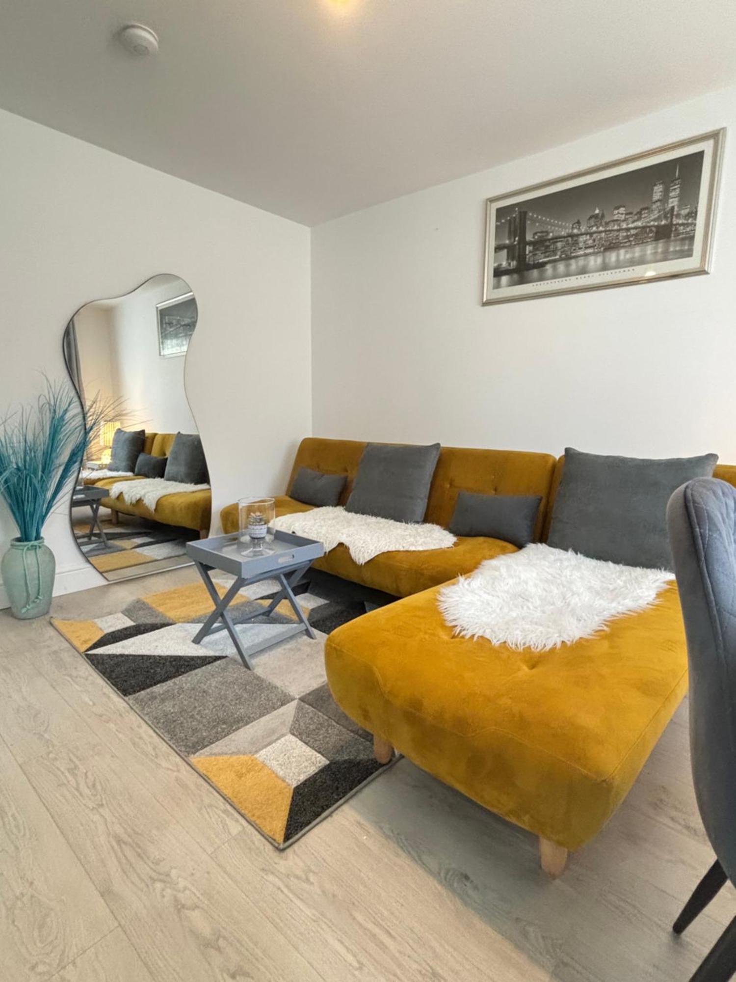 Cosy Modern Flat With Garden * Бирмингем