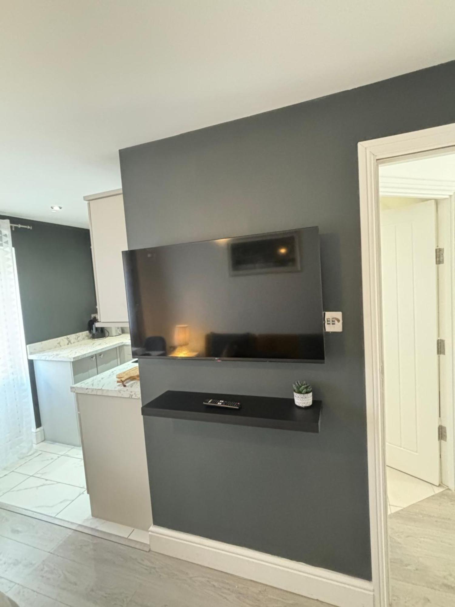Апартаменты Cosy Modern Flat With Garden *